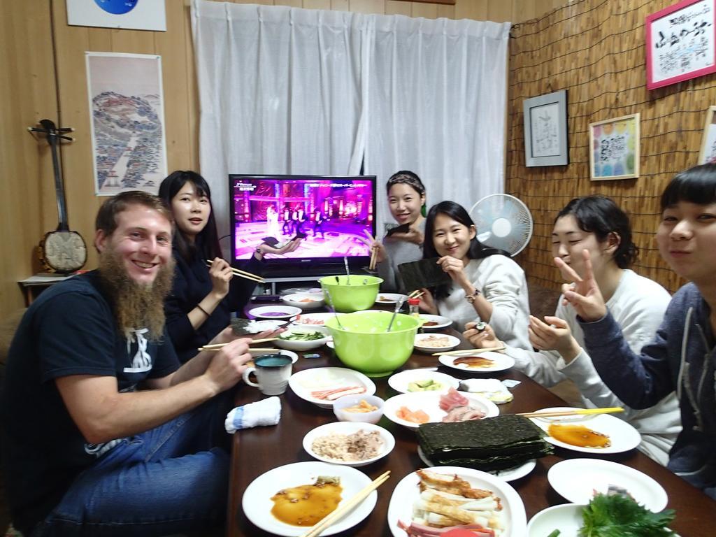 Okinawa Guest House Fushinuyauchi Yomitan Bagian luar foto